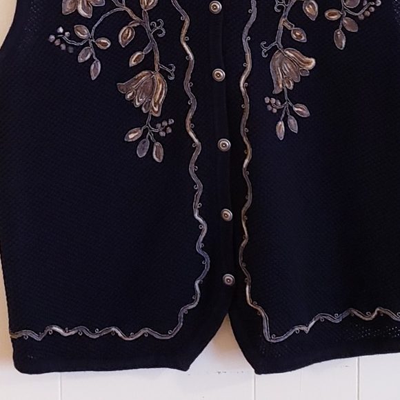 Koret Women Sweater Vest Size 1X Navy Crewel Floral Applique Button Front, Sleev - Picture 6 of 9